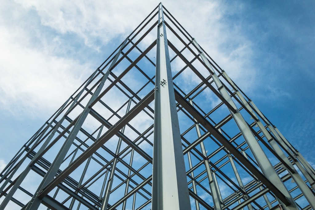 Metal structure of a building